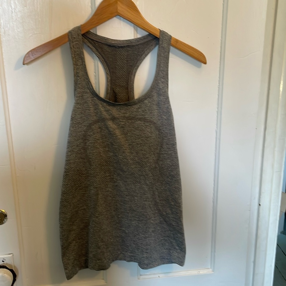 Lululemon swiftly tank excellent condition